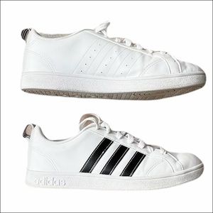 💖 Host Pick 💖 ADIDAS 3 Black Stripe Leather Sneakers with Pull On Tab Size 7.5